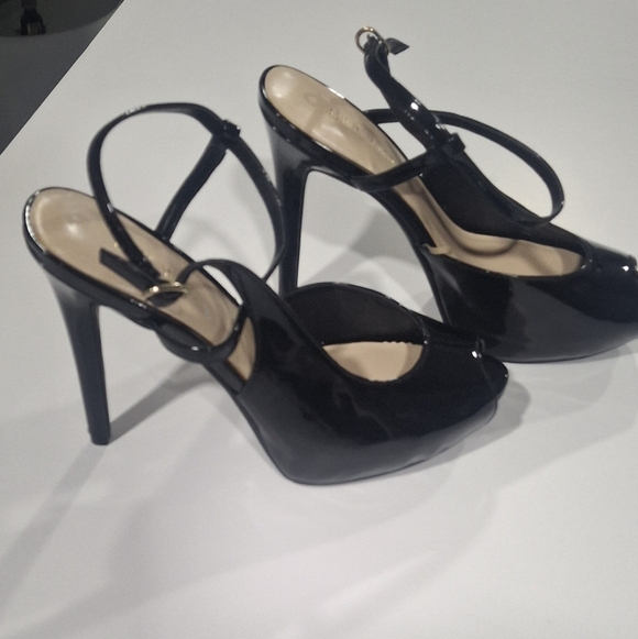 Nine West Hanken Peep Toe Sandals. 5" high- heels - Picture 2 of 9